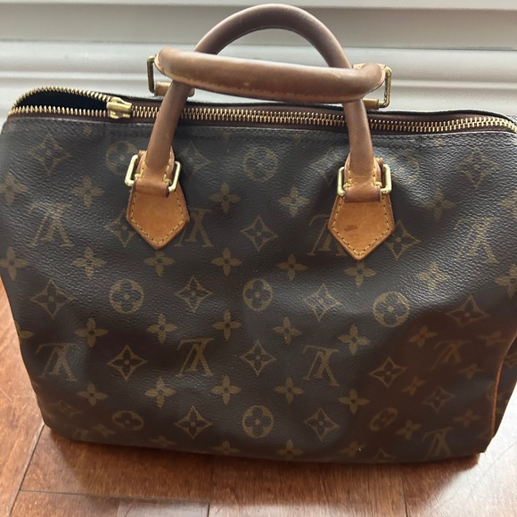 Louis Vuitton Purse - Picture 1 of 9